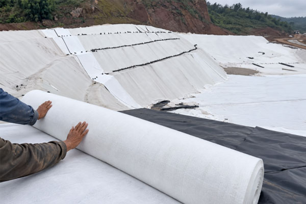 Geotextil no tejido de fibra grapada para aplicaciones de ingeniería civil